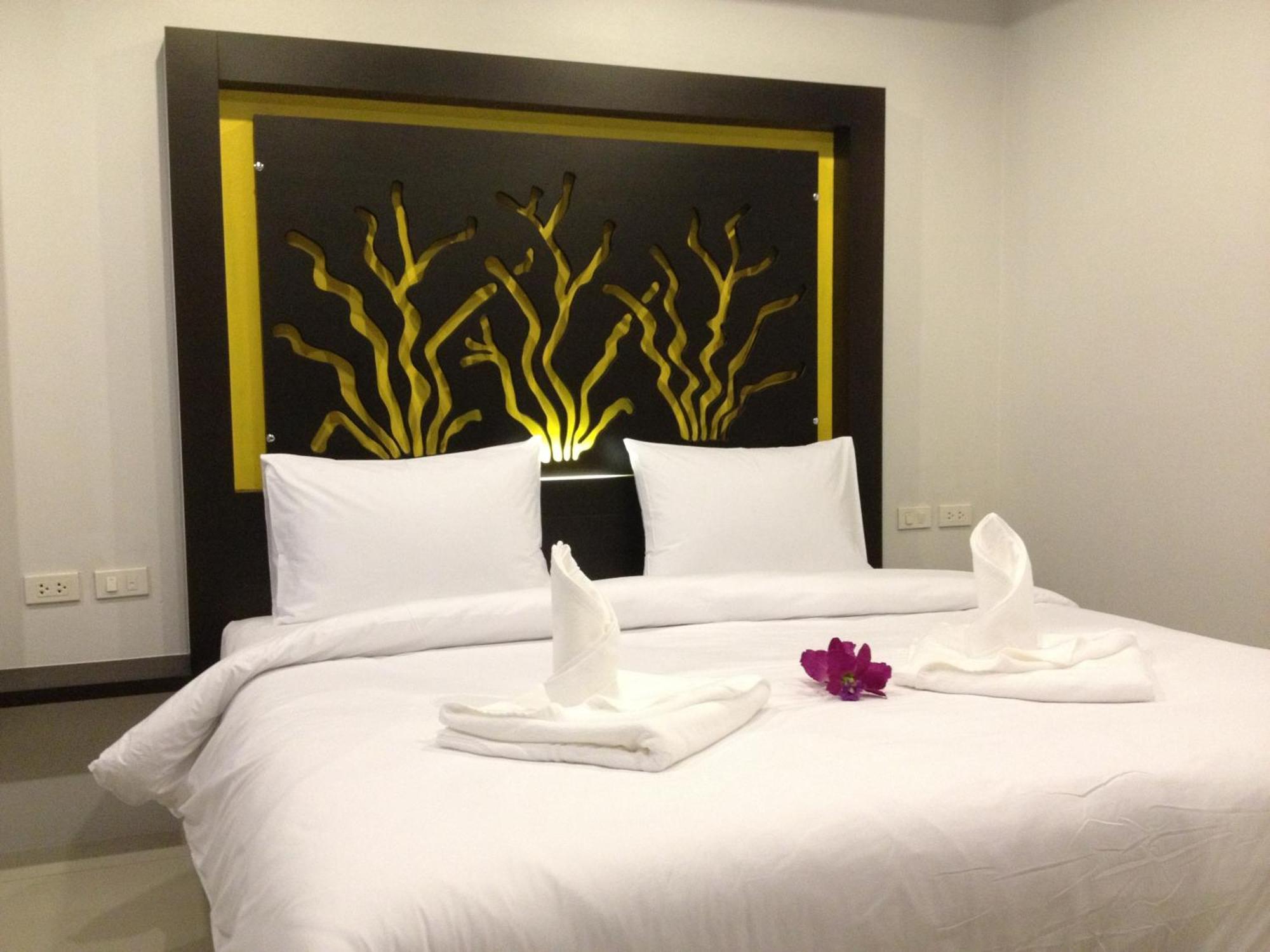 The Silk Hill Hotel Patong Dış mekan fotoğraf