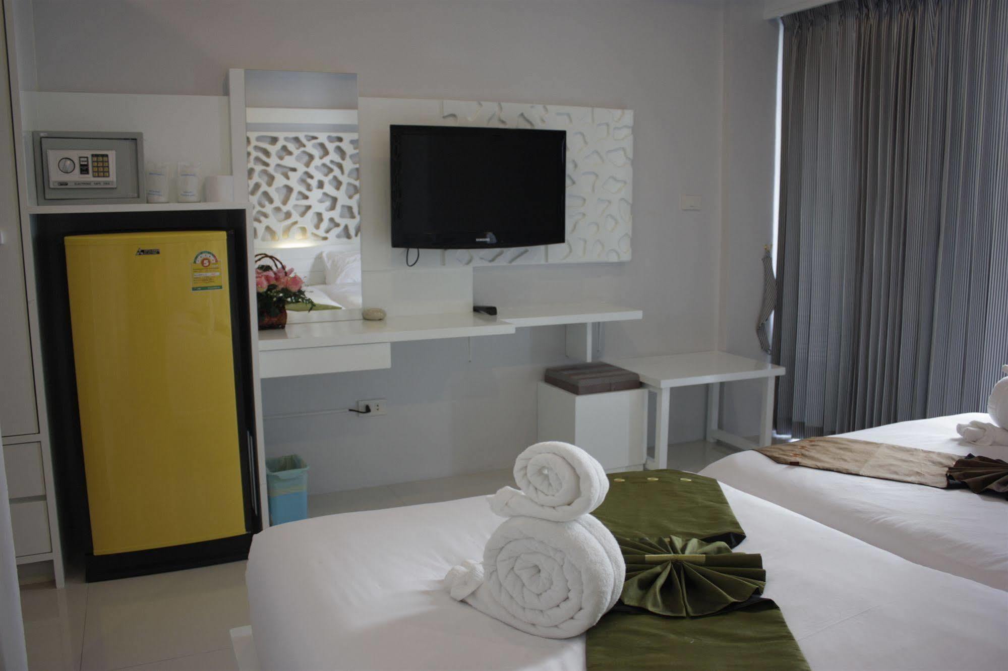 The Silk Hill Hotel Patong Dış mekan fotoğraf