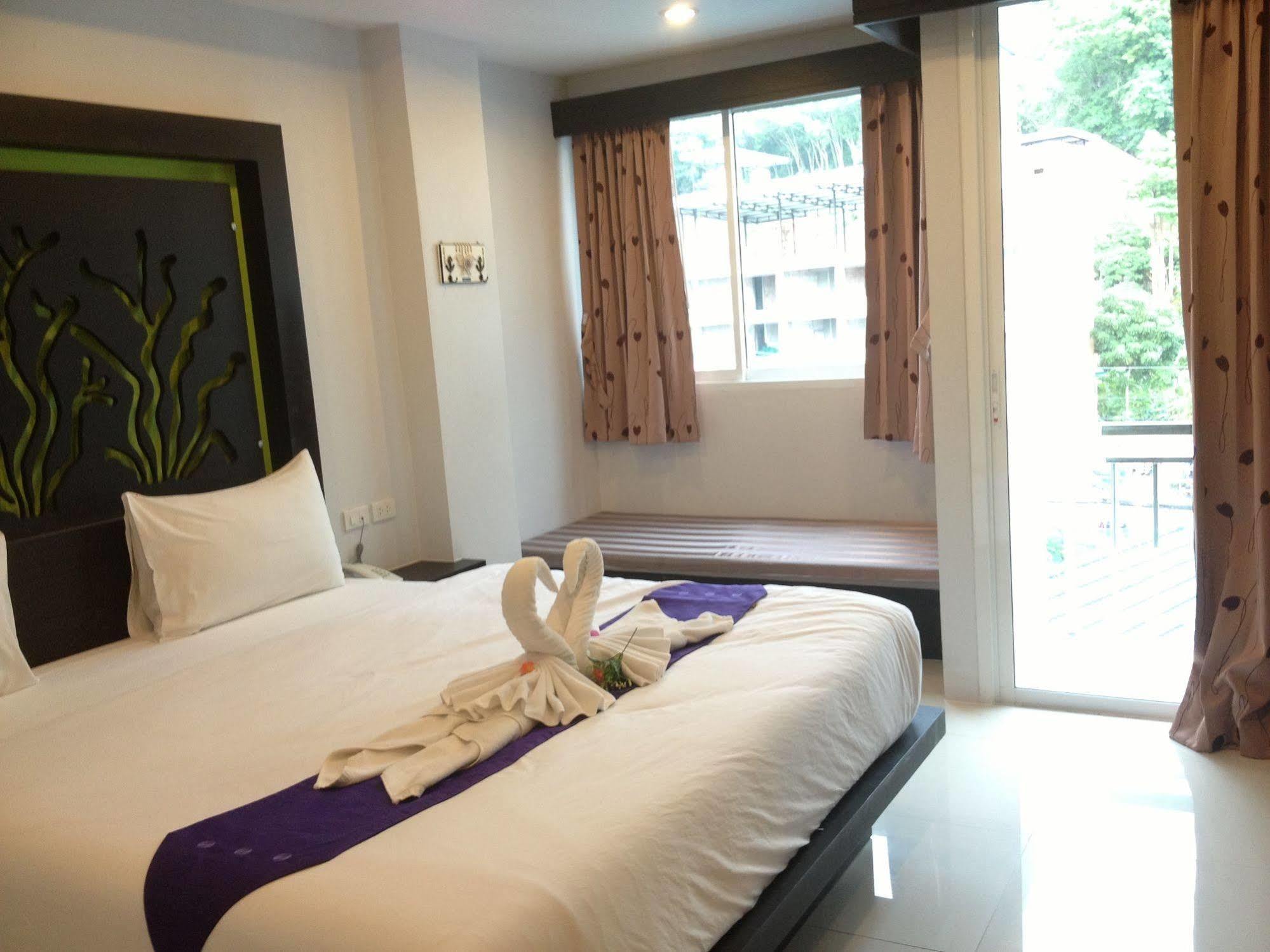 The Silk Hill Hotel Patong Dış mekan fotoğraf